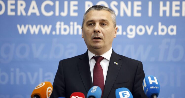 Ministar Dizdar potpisao ugovore za očuvanje radnih mjesta za 128 privrednika i 745 povratnika